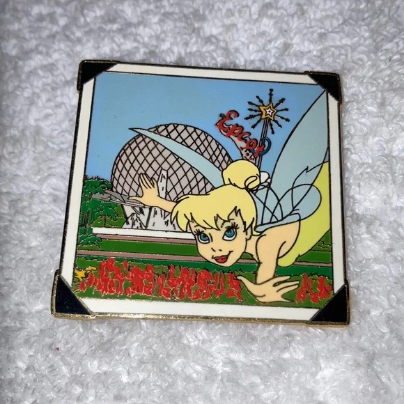 Disney trading pin tinker bells, Peter Pan, Christmas Epcot - Picture 3 of 5